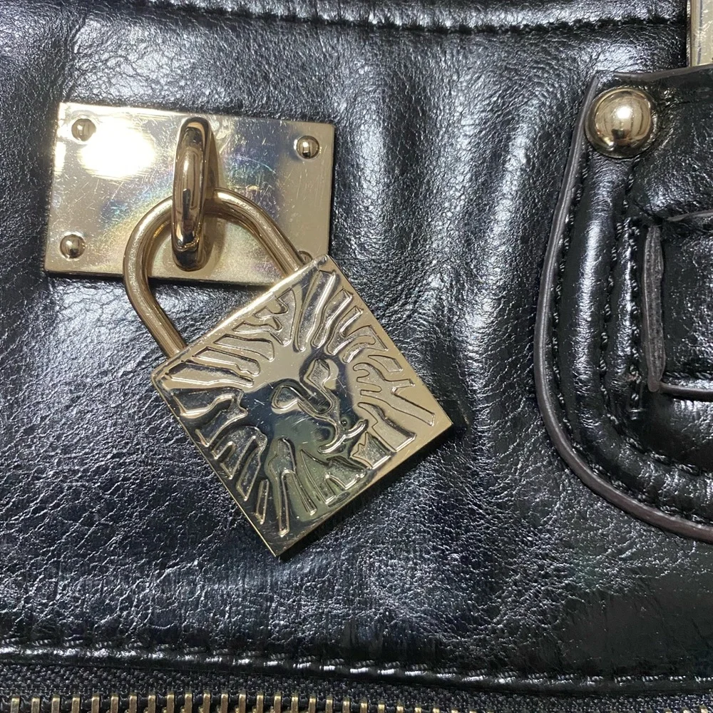 Anne Klein AK Zip Closure Tote/Purse/Bag Black Faux Reptile Gold‎ EUC 14” x 12”